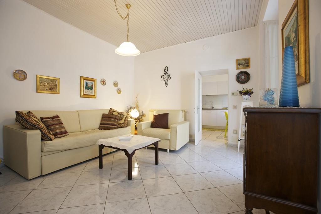 Piazzale Italia Apartamento Oggebbio Exterior foto